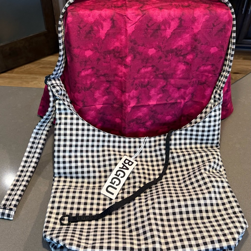BAGGU Black and White Checkered Crossbody Bag